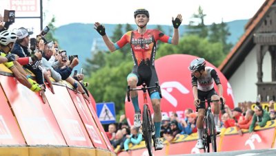 Pello Bilbao vince la decima tappa del Tour de France